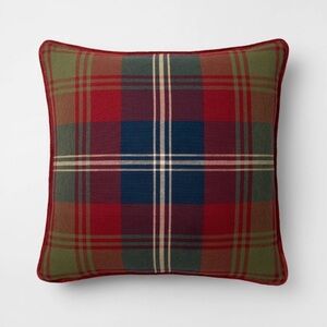 TARGET THRESHOLD STUDIO MCGEE DARK TARTAN HOLIDAY PLAID PILLOW 1CT